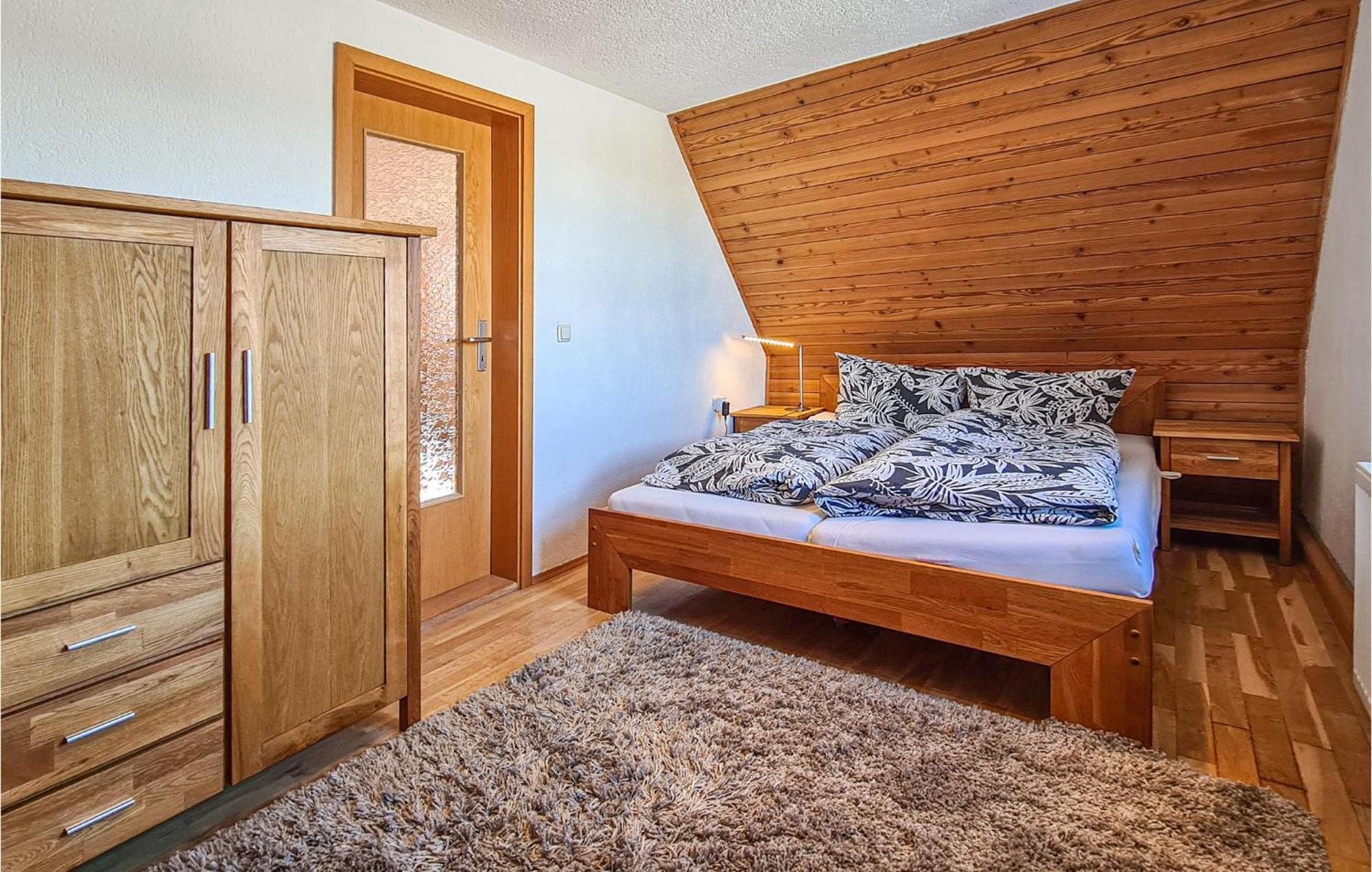 2 Bedroom Awesome Home In Kranichfeld Exterior foto